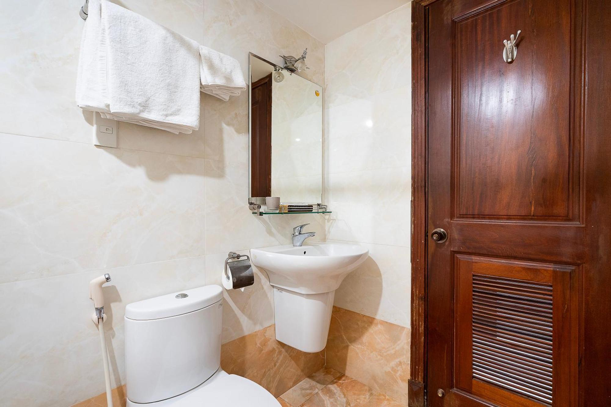 הו צ'י מין סיטי Lucky Star Hotel 146 Nguyen Trai מראה חיצוני תמונה